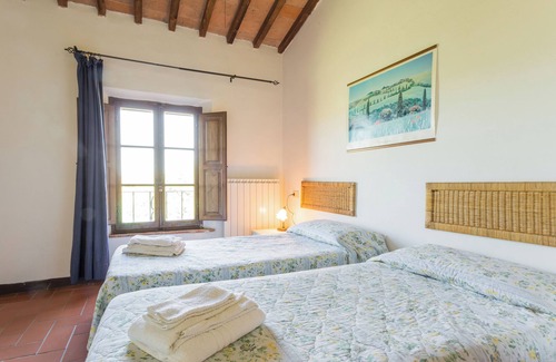 Montepulciano Other | Soothing farmhouse with WiFi in Toscana