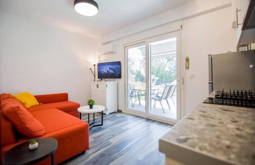 Ofrinion Apartment | Sophie Apartment - new cozy place with a garden