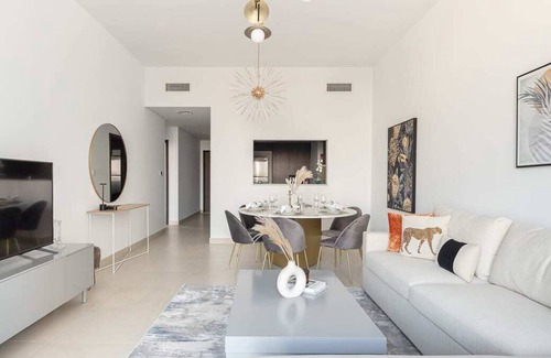 Bur Dubai Apartment | Sophisticated 2BR in Downtown with City Views!