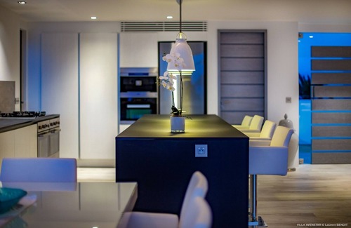 Flamands Villa | Sophisticated and modern villa with views of the bay of Lorient