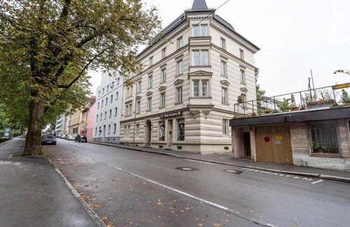 Bregenz Apartment | Sophisticated Apartment in Bregenz with Balcony