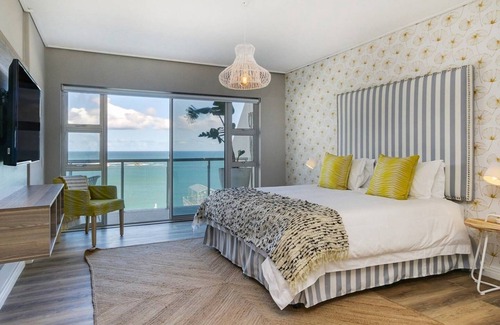 Clifton Apartment | Sophisticated Clifton Apartment w/Sea Views (Dunmore Breeze)