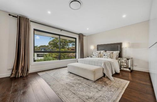 Vaucluse House | Sophisticated Family Retreat with Harbour Views in Prime Vaucluse