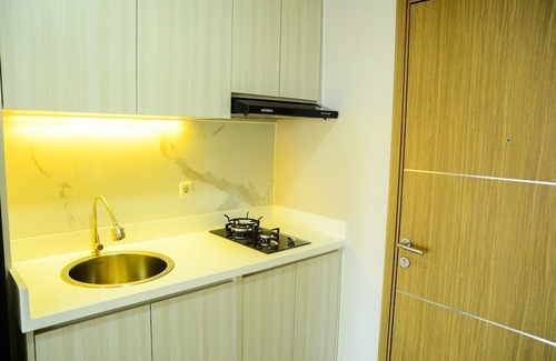Cikarang Hotel | Sophisticated Studio at The Oasis Apartment