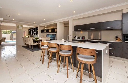 Sorrento House | Sorrento Serenity | Luxe Pet friendly with Pool