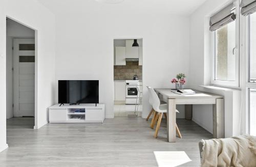 Ursus Apartment | Sosnowskiego by Solarento