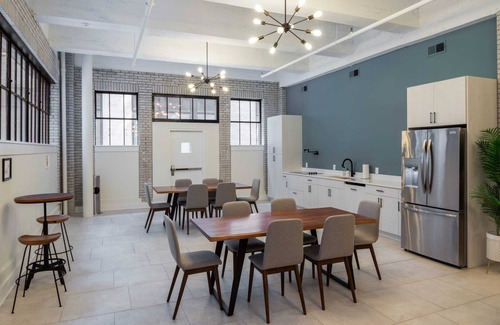 Center City East Apartment | Sosuite | 2BR Apt w W/D, Gym, Lounge
