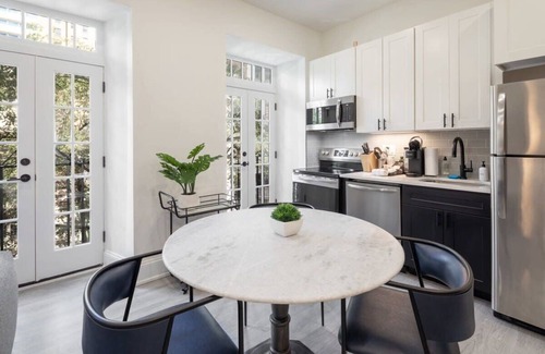 Rittenhouse Row Apartment | Sosuite | Juliet Balcony 1BR Apt w W/D, Desk