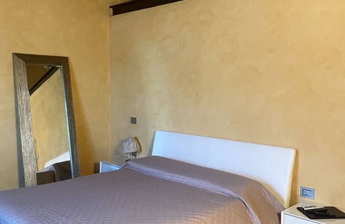 Santa Cristina a Mezzana Bed & Breakfast | Sottotono Agriturismo with swimming pool on Florence surrounded by greenery