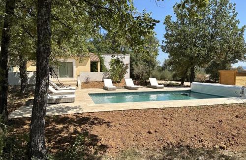 Saint-Maximin-la-Sainte-Baume Villa | Sous les oliviers, Villa entière 6 personnes, climatisée, piscine chauffée en saison
