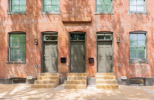 Soulard House | Soulard Retreat | 7BR/9BA |Courtyard/ABODEbucks