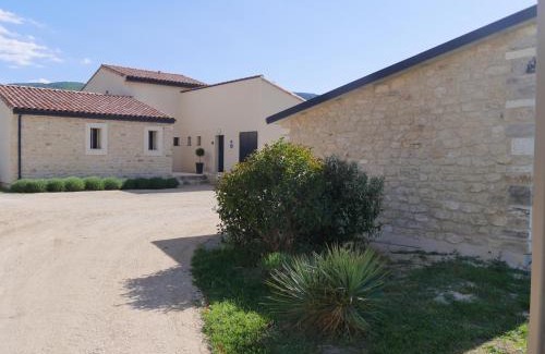 Maubec House | Souleia
