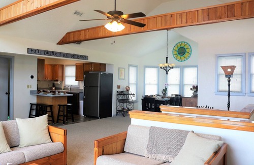 Spindrift Banks Cottage | Sound Front Cottage with spectacular Sunset Views, Short walk to the beach