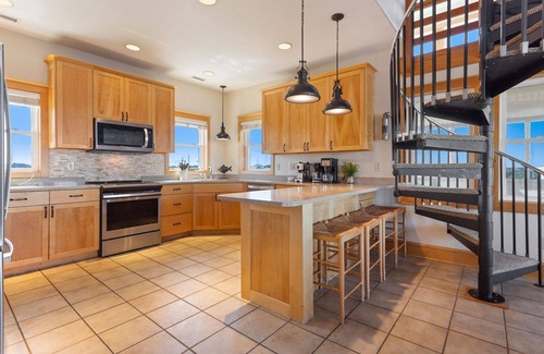 Frisco House | Soundfront Family Escape – Pool, Hot Tub & Views