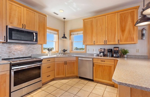 Frisco House | Soundfront Family Escape – Pool, Hot Tub & Views