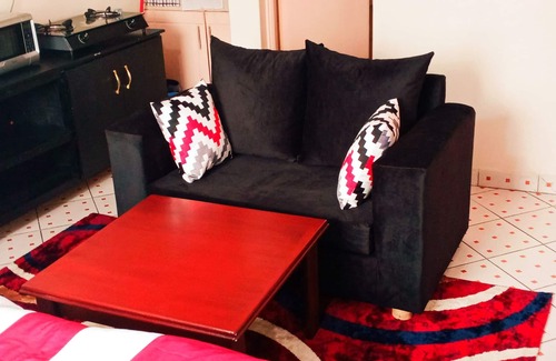 Mbotela Apartment | South b studio with free wifi, hot shower, 2clean towels, kitchen area , fridge,