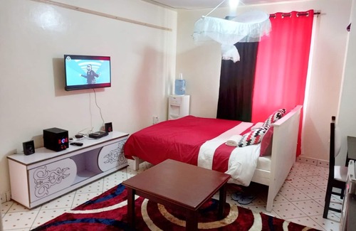 Mbotela Apartment | South b studio with free wifi, hot shower, 2clean towels, kitchen area , fridge,