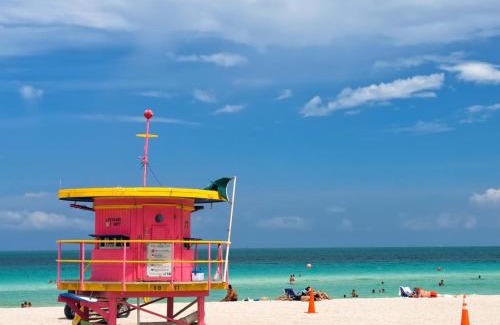Flamingo/Lummus Apartment | South Beach Studio Free Parking Walk to Ocean Drive
