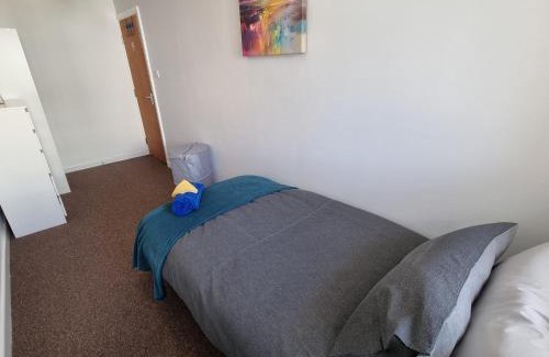 Shirley House | South Birmingham homestay - near HS2, Solihull, NEC & BHX