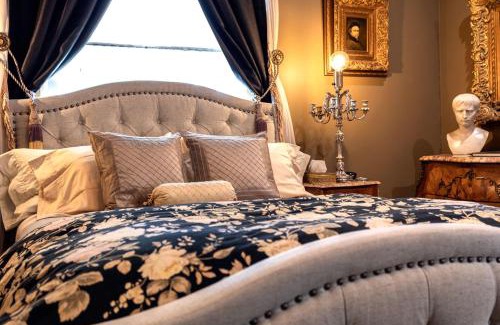 Scottdale Apartment | South Broadway Manor B&B - Near Fallingwater, Ohiopyle State Park, Hiking & Biking trails GAP