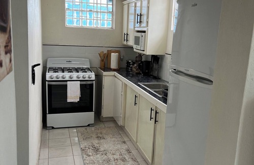 Below Rock Apartment | South Coast Vibes – Charming 2 Bedroom, 1 Bathroom Self-Contained Apartment