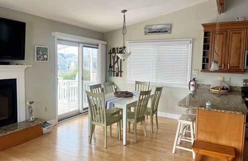 South End Condo | South End Beauty! Close to beach! Roof deck with water & sunset views!