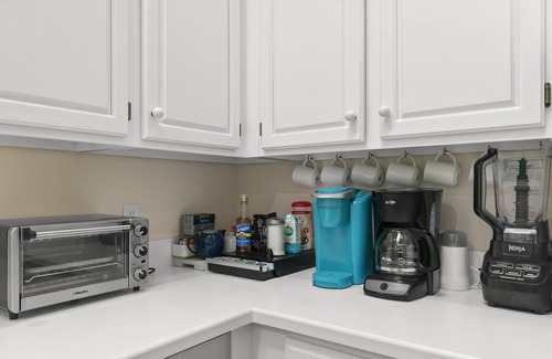 Marco Island House | South Exposure 5 min walk to Beach, JW Marriott, Heated Pool, Free Bikes, Pet OK