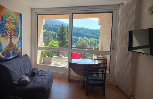 Villard-de-Lans Apartment | South-facing balconies with views