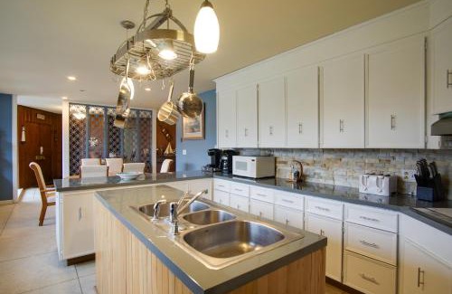 South Haven House | South Haven Home about 1 Mi to Lake Michigan!