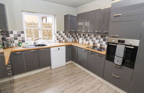 Stow-on-the-Wold Cottage | SOUTH HILL FARMHOUSE, pet friendly in Stow-On-The-Wold
