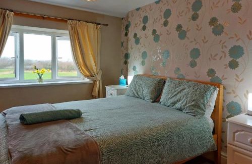 Fairbourne House | South View Cottage with Terrace and Coastal Views