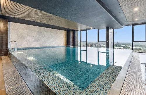 Southbank Apartment | Southbank Escape Stylish Apartment W Pool & Gym