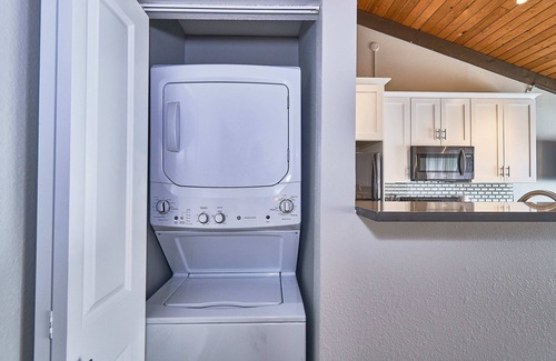 Tukwila Condo | Southcenter Condo in Great Location! ~ Minutes Away From Seattle And SeaTac