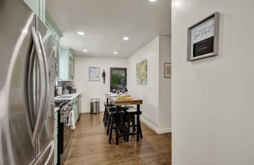 Fredericksburg House | Southern Charm - Near Main With Hot Tub