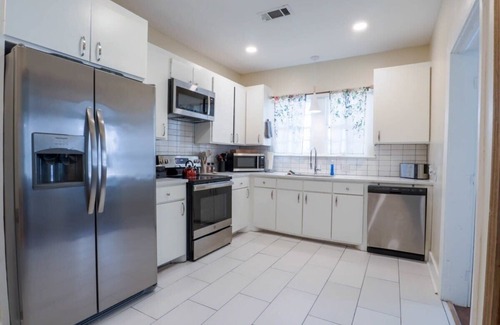 Fondren House | Southern Comfort | 3BR Home Near MS Medical Center & Fondren