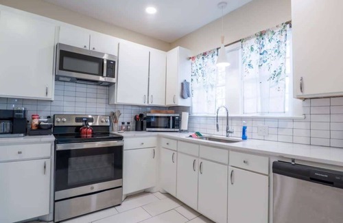 Fondren House | Southern Comfort | 3BR Home Near MS Medical Center & Fondren