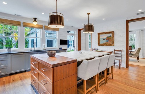 Midtown House | Southern Luxury in Highly Sought Out Ardsley Park by Lucky Savannah