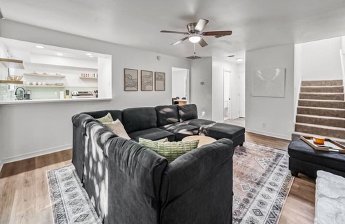 Jacksonville House | Southern Moonlight - 2BR/2.5BA Suite with Balcony