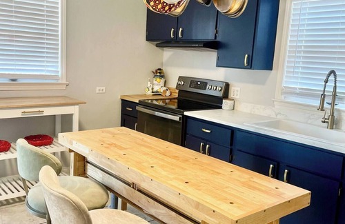 Wilder Park Apartment | Southern Parkway Retreat Near Attractions & Dining