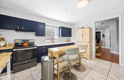 Wilder Park Apartment | Southern Parkway Retreat Near Attractions & Dining