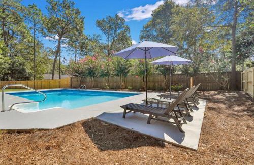 Statesboro House | Southern Splash Retreat Poolside Paradise by GSU