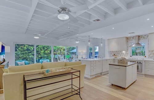 The Meadows House | *SOUTHERN STAR @ THE MEADOWS* Private Home & Pool + LAST KEY SERVICES.