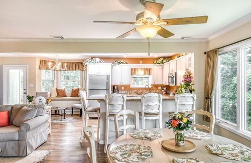 Southold House | Southold McCabe's Beach Retreat - Walk to the beach; Relax & enjoy all seasons!