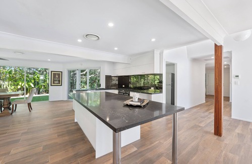 Southport House | Southport Poolside Paradise