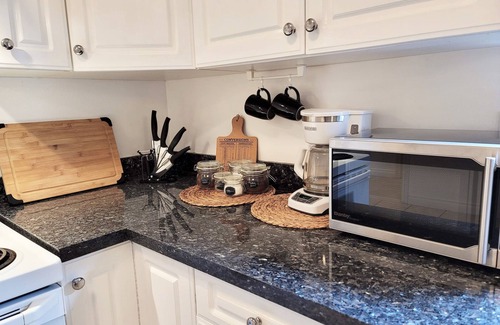 Richmond House | Southridge - Clean & cozy 2 king beds suite close to HWY & YVR
