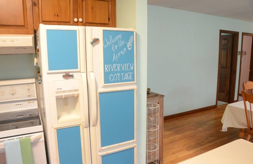 Port Carling House | Southwest exposure with river views at this newly decorated Muskoka cottage!