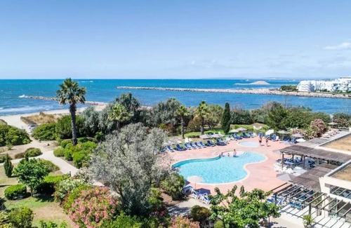 Le Grau-Du-Roi Apartment | SOWELL Résidences Les Sablons* - 3 room apartment for 6 people with sea view