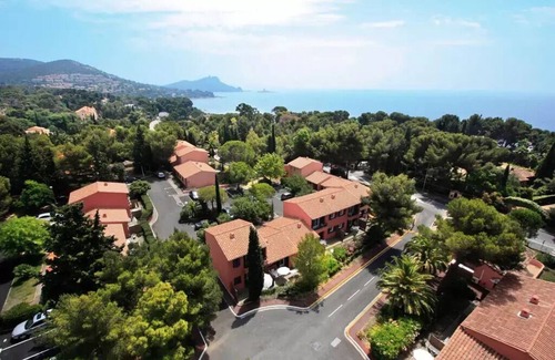 Boulouris-sur-Mer Apartment | SOWELL RESIDENCES Green Oaks * - Studio 4 people