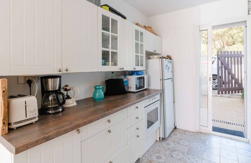 Saint-Pierre-la-Mer House | SP25-Cosy air-conditioned family house with WIFI access included and sea view