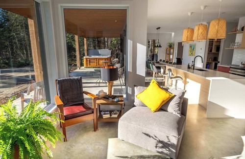 Saint-Gabriel-de-Valcartier Ski Chalet | Spa & River - Le Saint-Gabriel